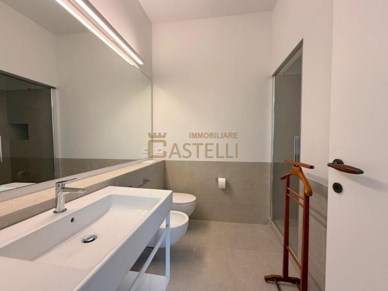 2 Locali - Corso Italia