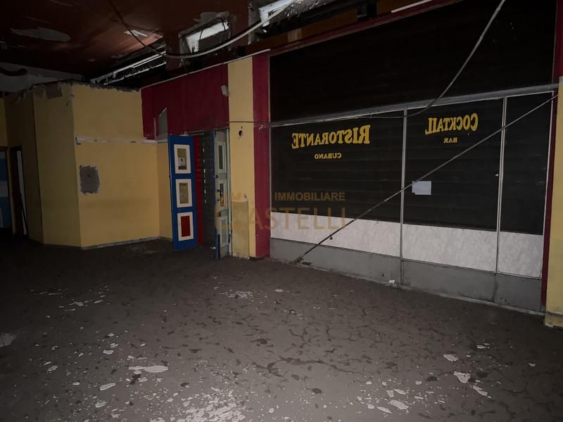 Negozio - Viale Bligny