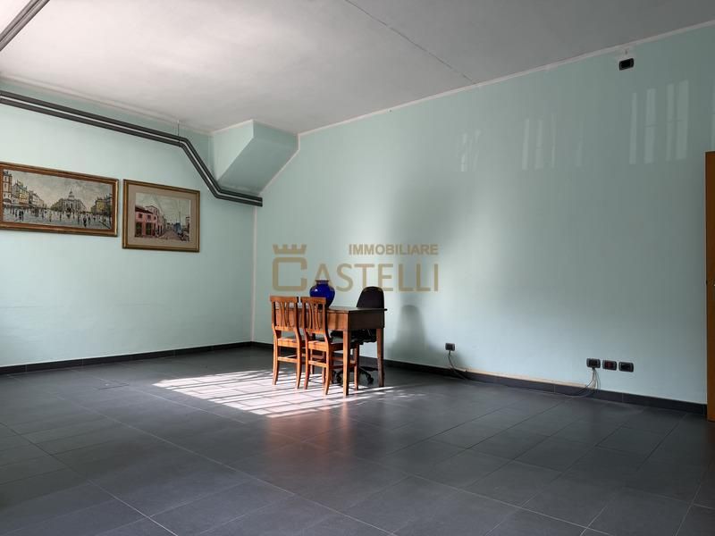 5 Locali - via Romilli