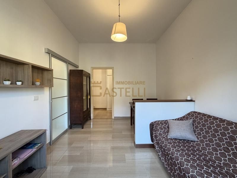 2 Locali - Viale Papiniano