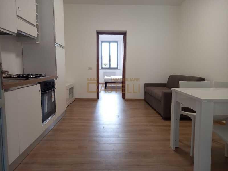 2 Locali - Via Vittadini