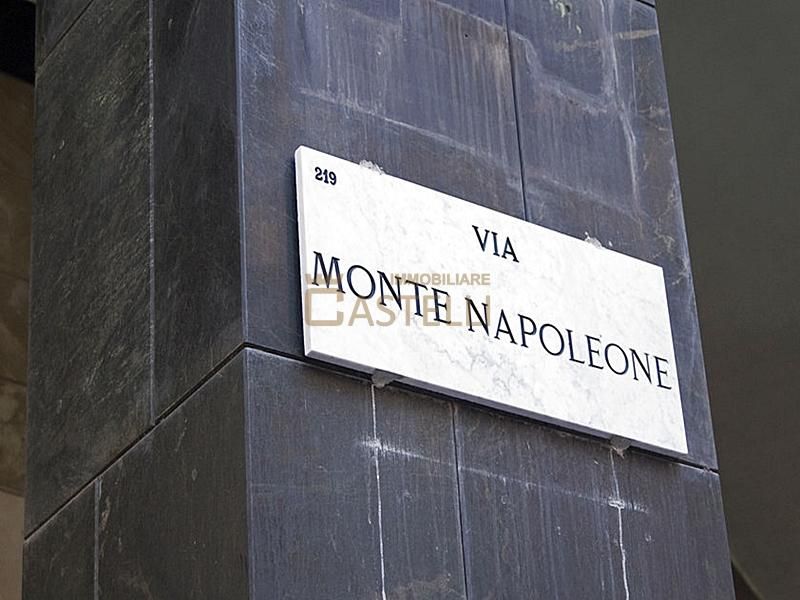 ATTICO - VIA MONTE NAPOLEONE 