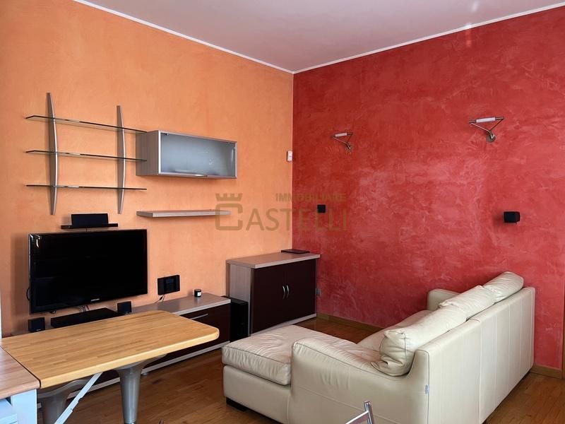 2 Locali - via Altaguardia